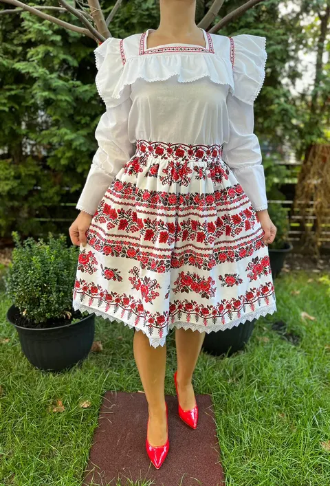 Compleu traditional Lisandra