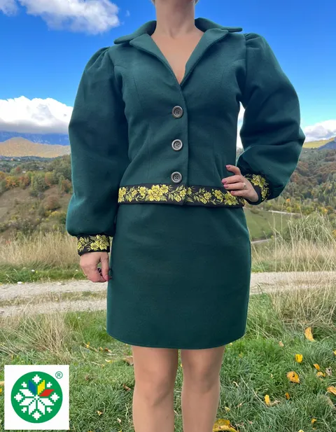 Costum Alma