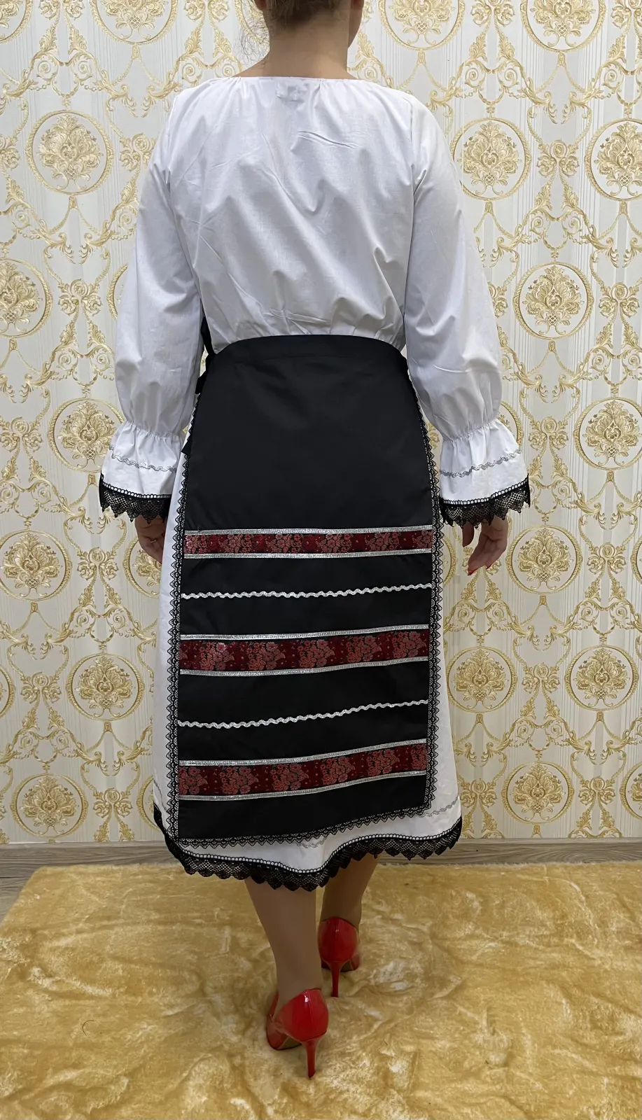 Costum traditional femei model 7