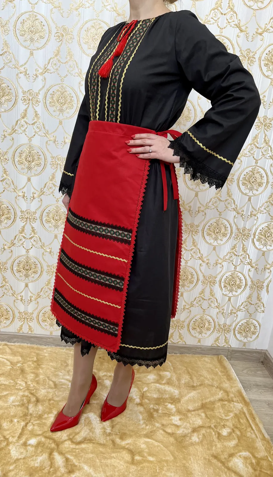 Costum traditional femei model 9