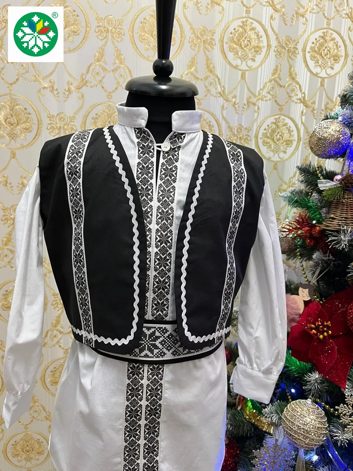 Costum traditional pentru baieti model 6