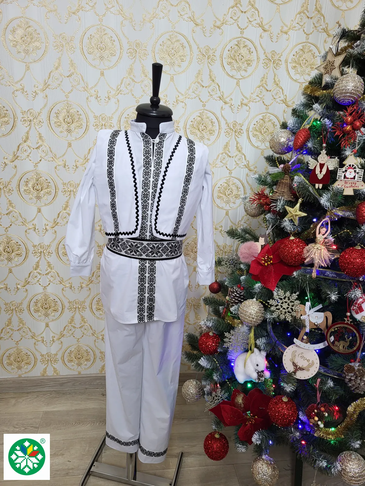 Costum traditional pentru baieti model 7