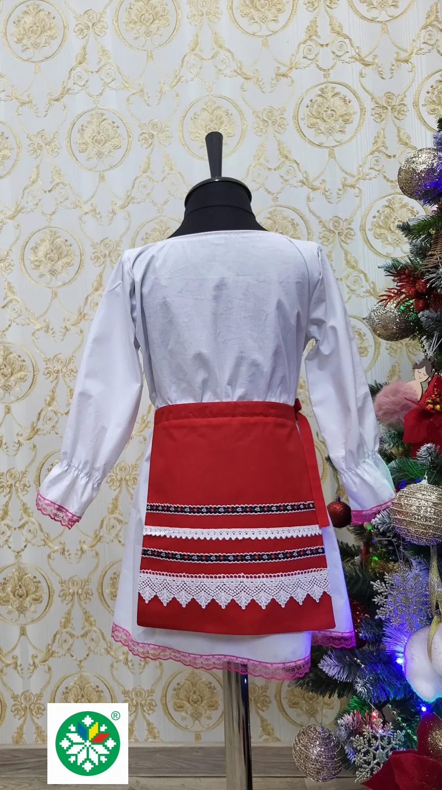 Costum traditional pentru fete model 6