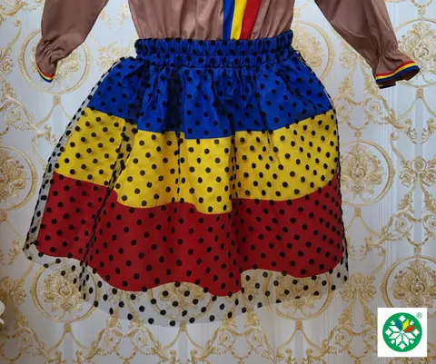 Fusta fata tricolor cu tull