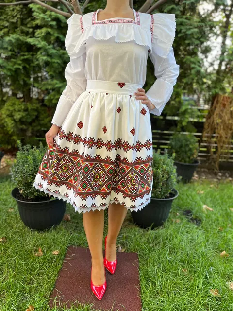 Compleu traditional Adelina