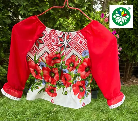 Ie traditionala fetita Iolanda