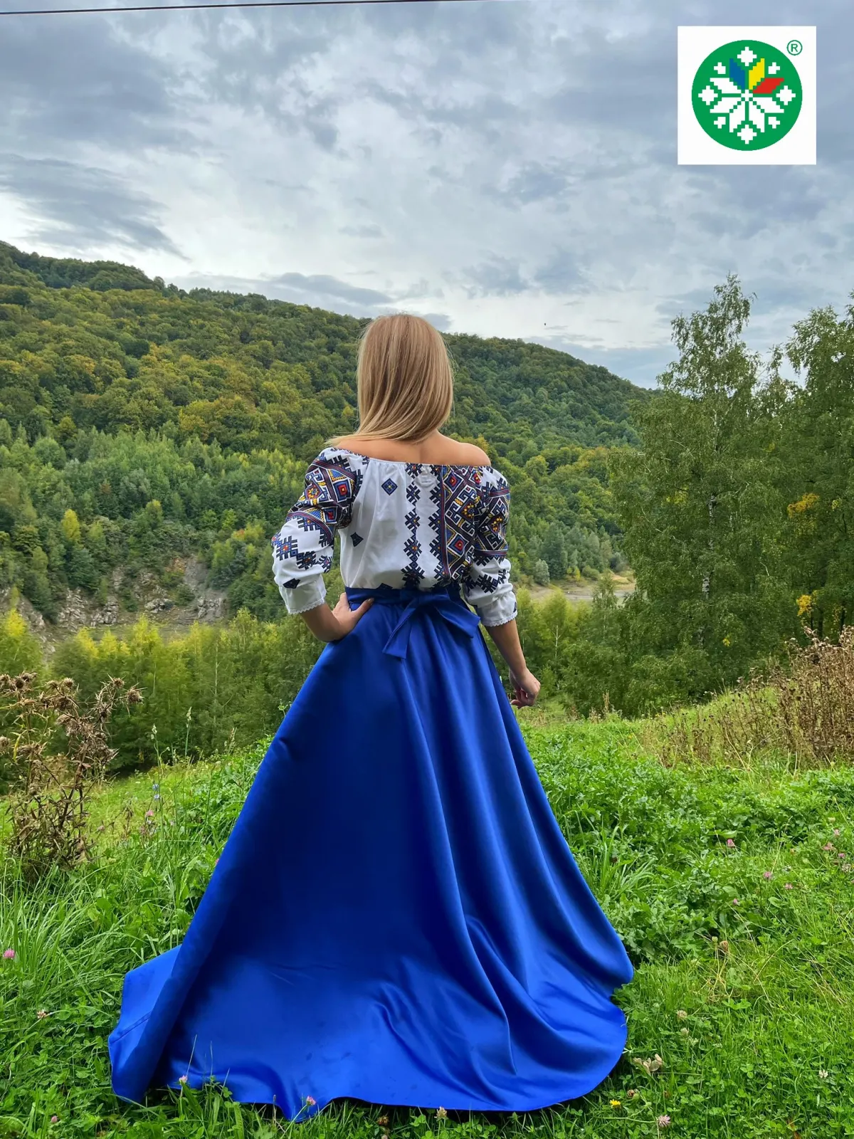 Rochie traditionala lunga Alexia