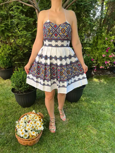 Rochie traditionala pliuri Denisa