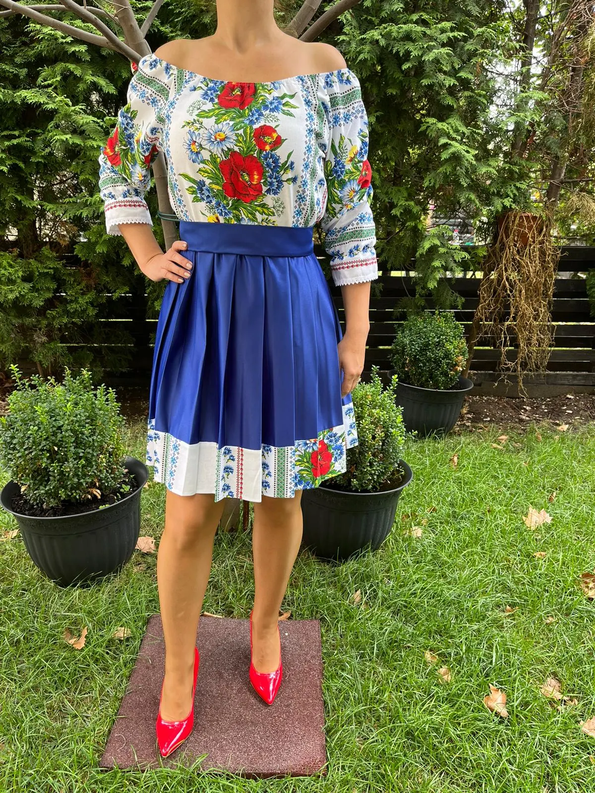 Rochie traditionala pliuri Sabina