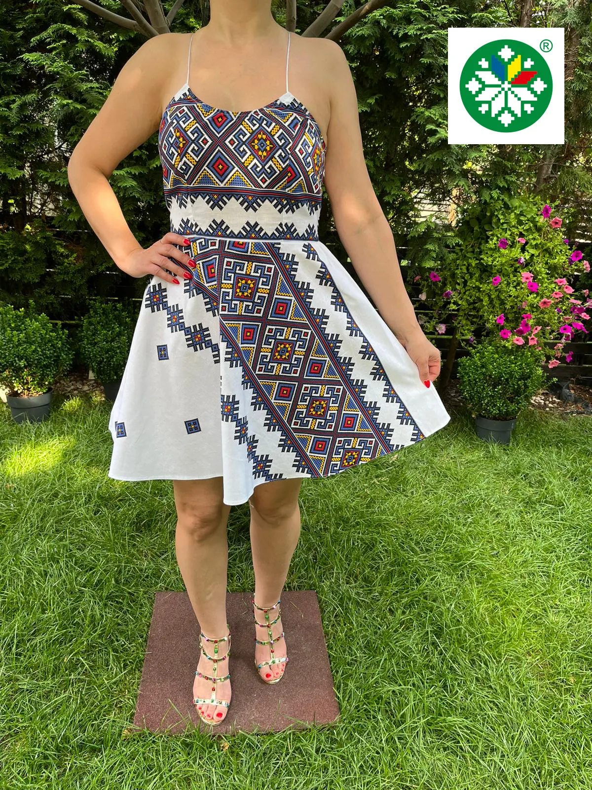 Rochie traditionala scurta Erica