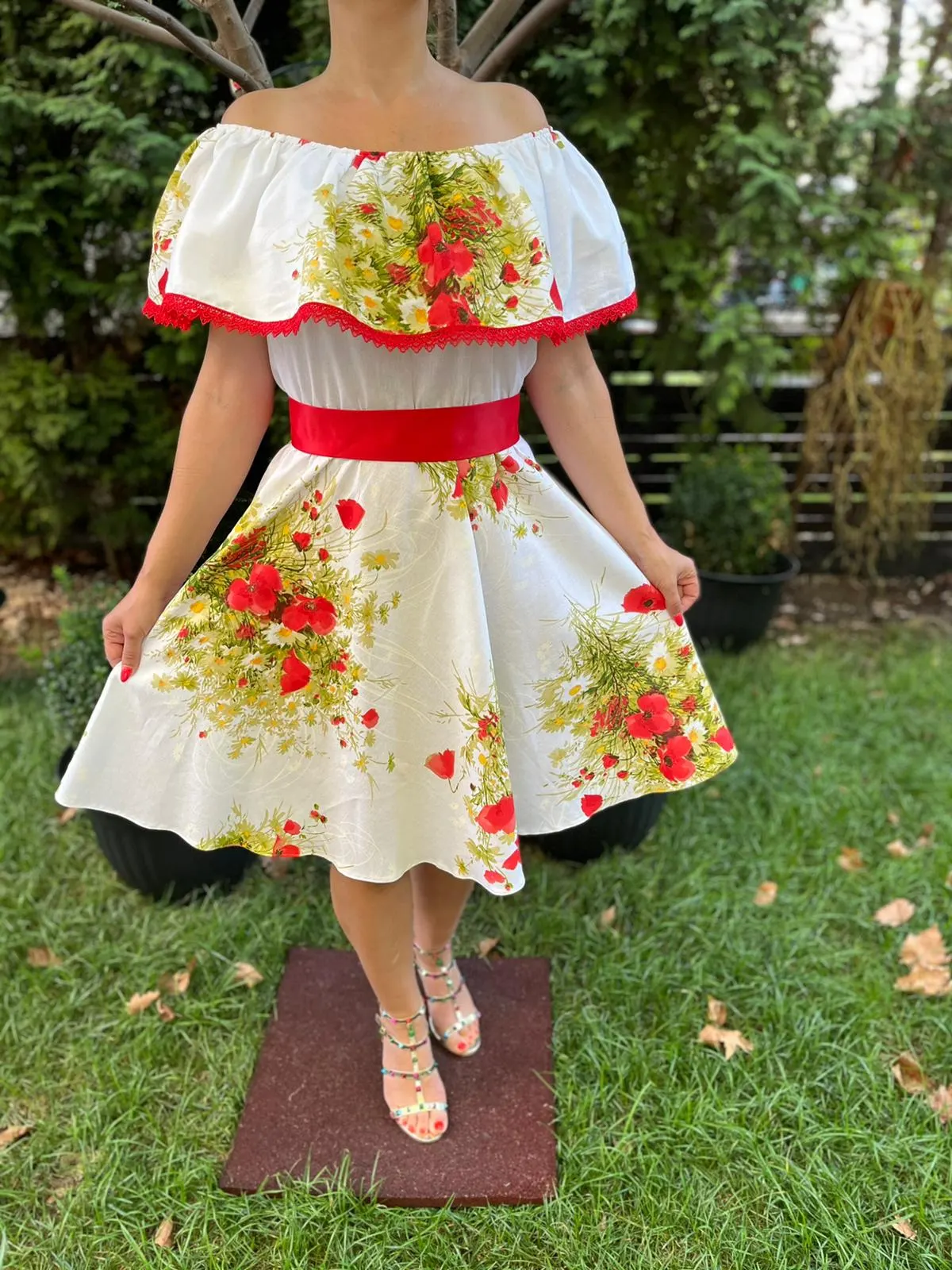 Rochie traditionala scurta Lorena