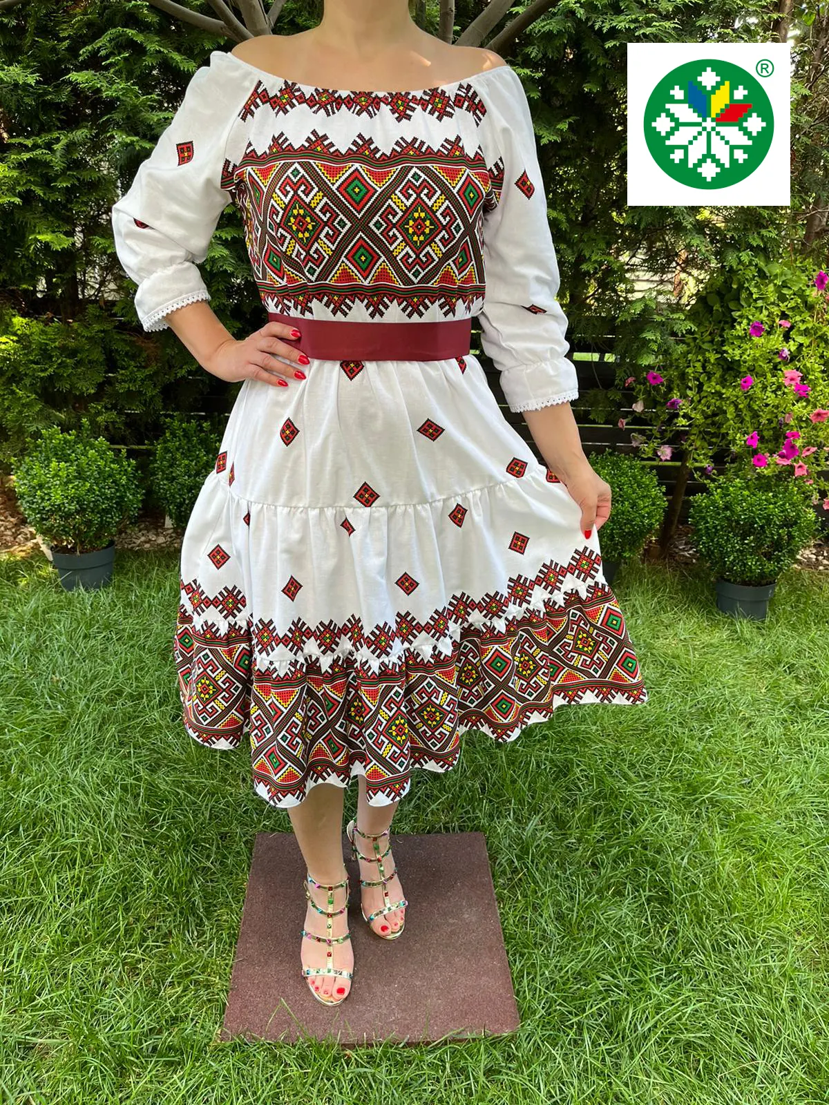 Rochie traditionala volane medie Liliana