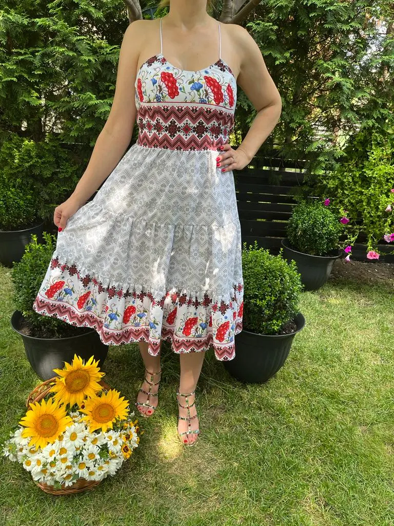 Rochie traditionala volane medie Lucia